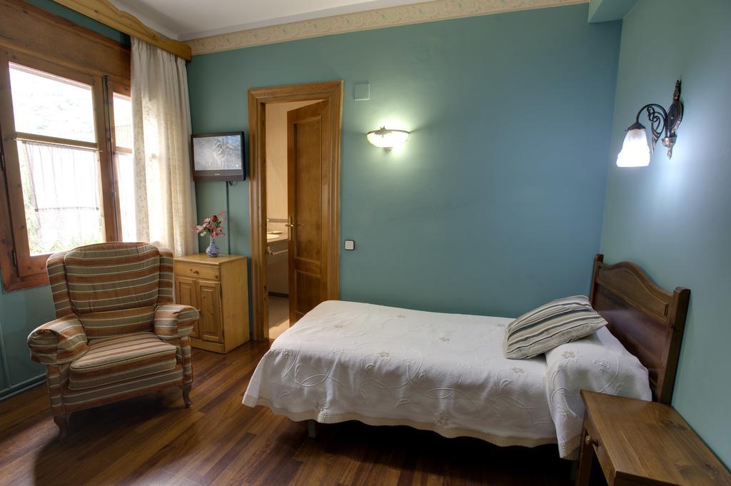 Hotel Avenida Бенаске Екстер'єр фото