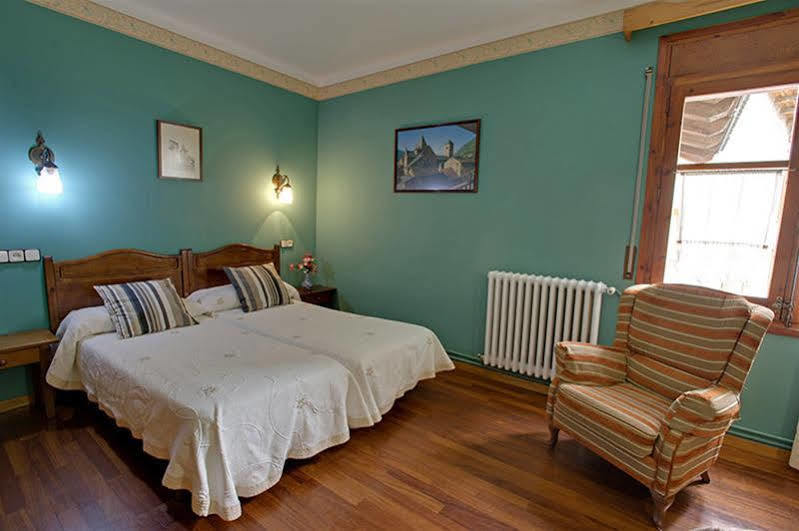Hotel Avenida Бенаске Екстер'єр фото